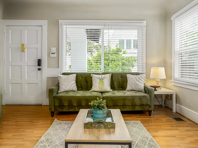 2631 Collier Ave — Photo 15