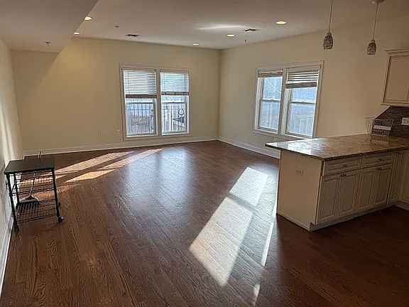 2nd image of 602 Frank E Rodgers Blvd N #3R