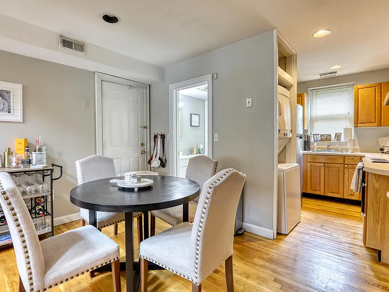 275 Main St #2 — Photo 9