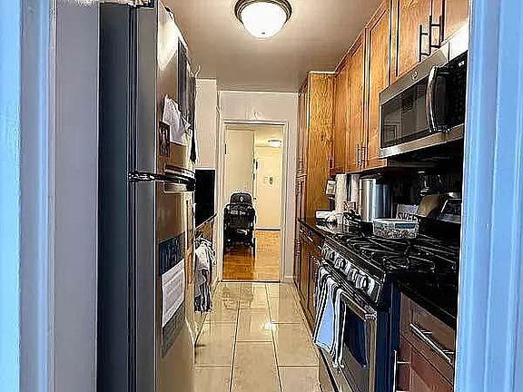5th image of 245 E 19th St APT 11J