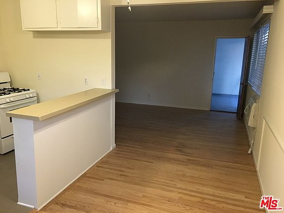 4th image of 1237 N Mansfield Ave APT 8