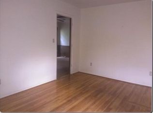 936 Plumstead Rd, Charlotte, NC 28216