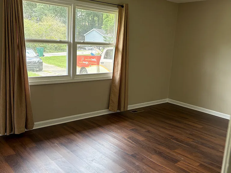 108 Woodglen Ct — Photo 4
