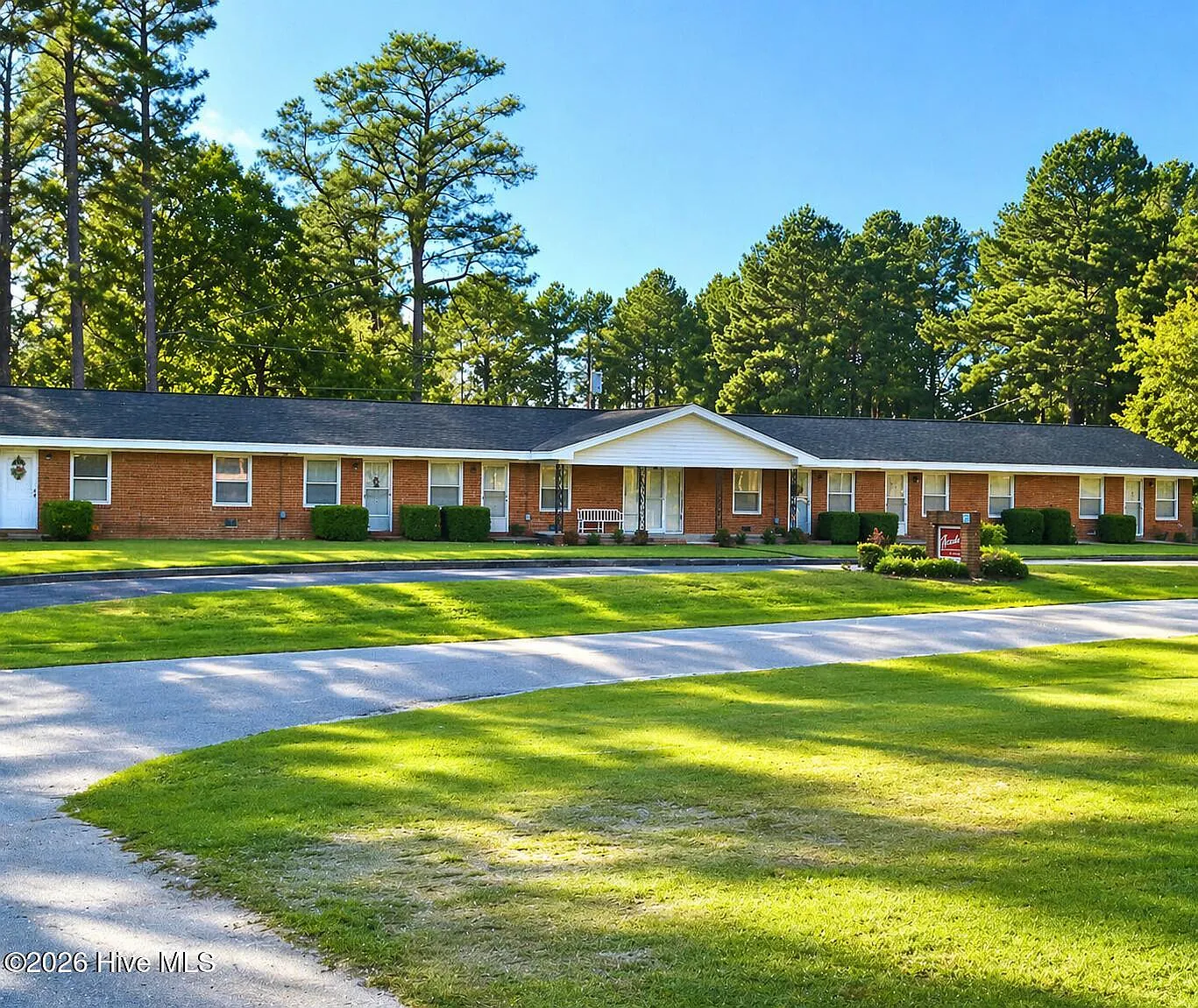 1 bed, 1.0 bath, $800 — Photo 1