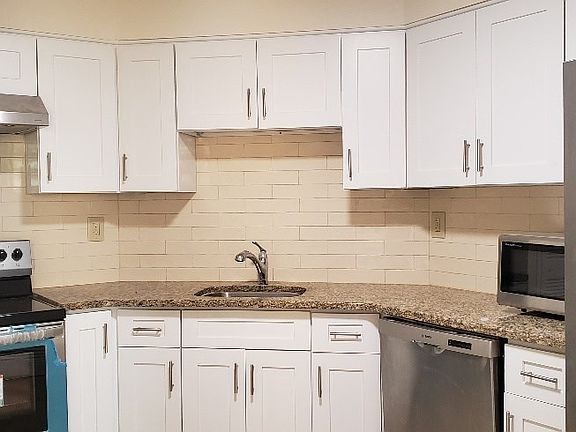 3rd image of 2508 Harmon Cove Tower #2508