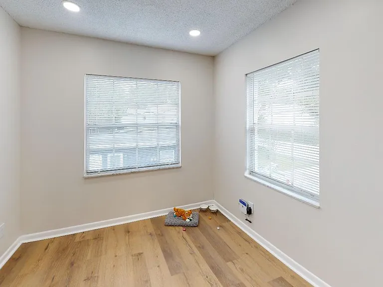 1402 E Gore St — Photo 25