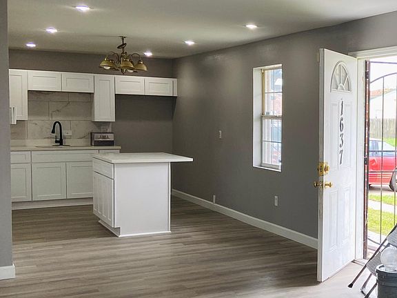 3rd image of 1637 Caton Ct