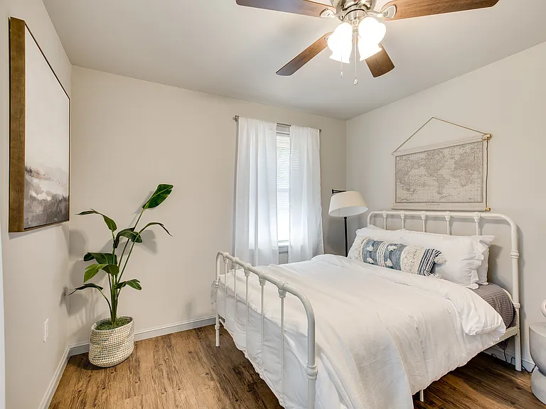 2841 Cambridge Ct — Photo 9