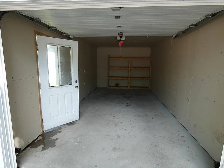 556 N University Ave #1 — Photo 7