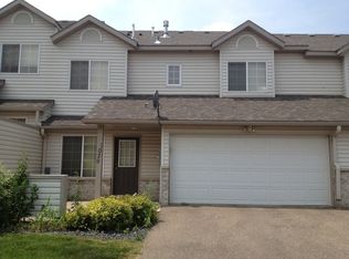 1033 Petra Ct SW, Pine Island, MN 55963
