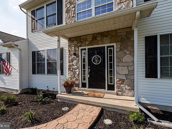 4th image of 207 Woodland Dr