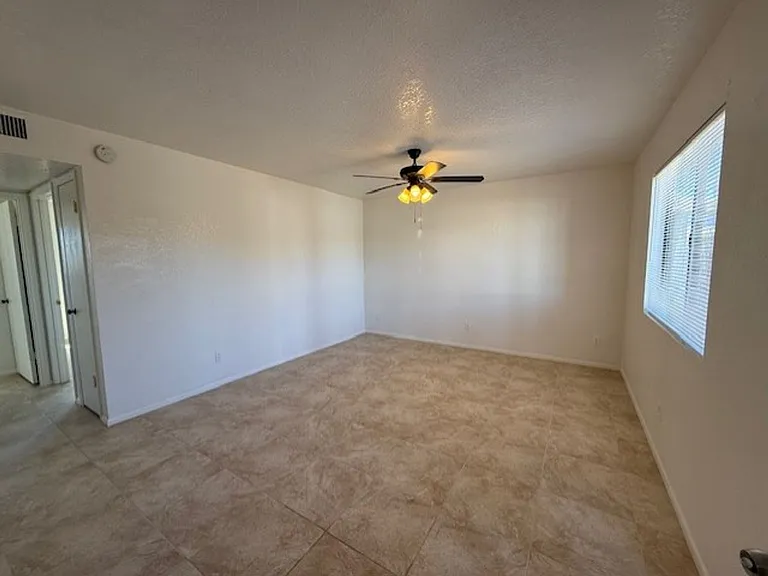 2654 S Mountain View Dr — Photo 8