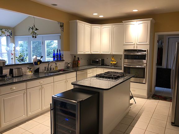 2nd image of 3780 Avenel Ct
