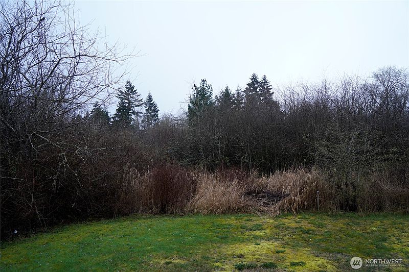 4th image of 803 112th Street E