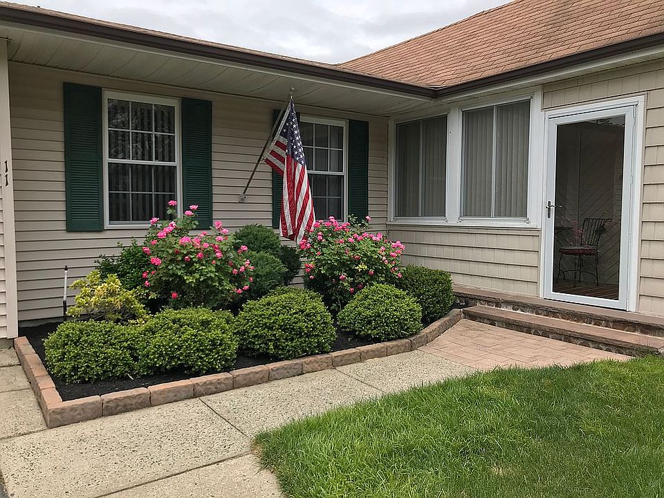 Front Entrance to Porch