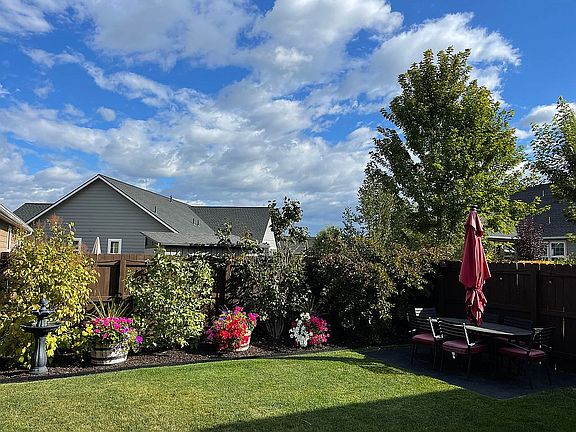 3rd image of 199 Bayberry Ln