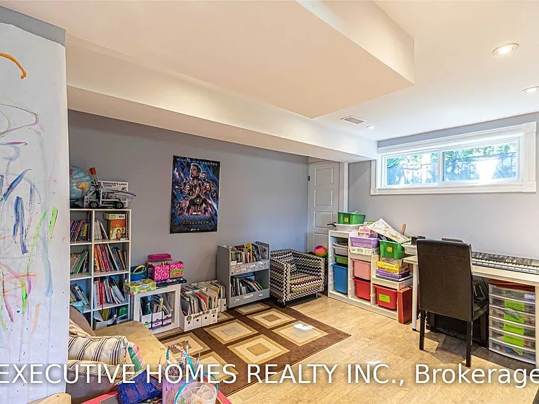 384 Ashbury Rd — Photo 28