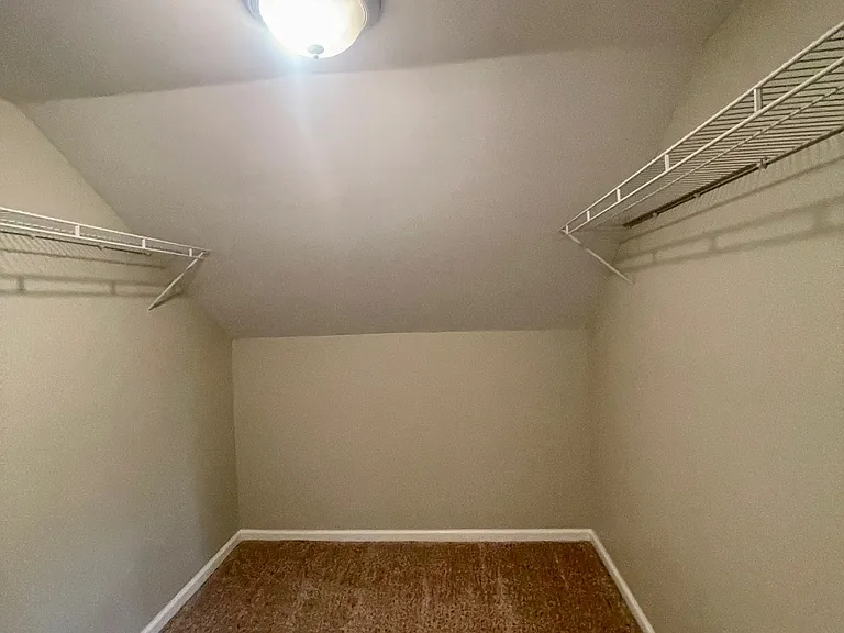 151 Eastmoreland Dr — Photo 11