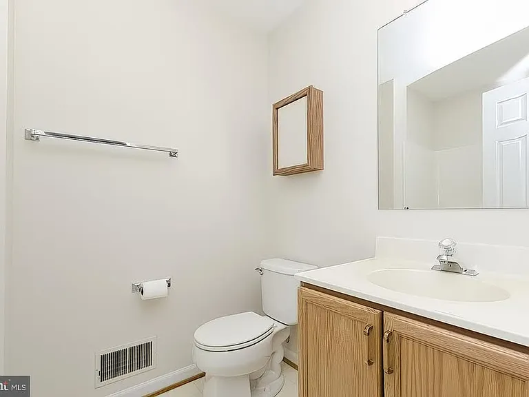 18306 Lyles Dr — Photo 7