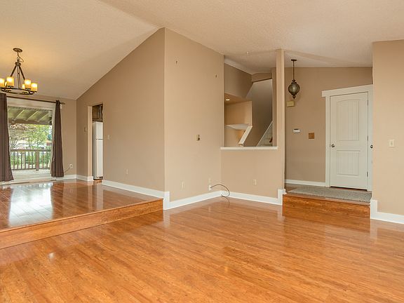 4th image of 14511 27th Ave E