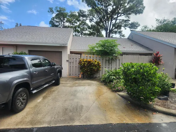 5231 Pine Abbey Dr S, West Palm Beach, FL 33415