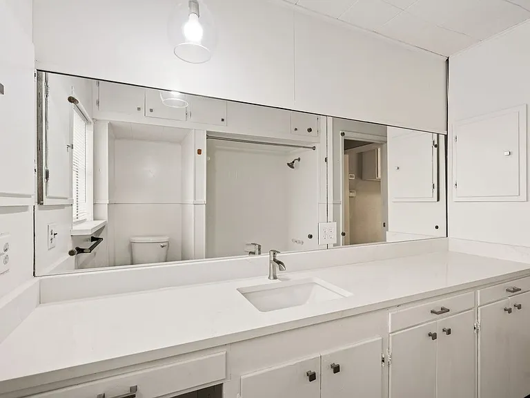 604 W Hollywood Ave #1 — Photo 5