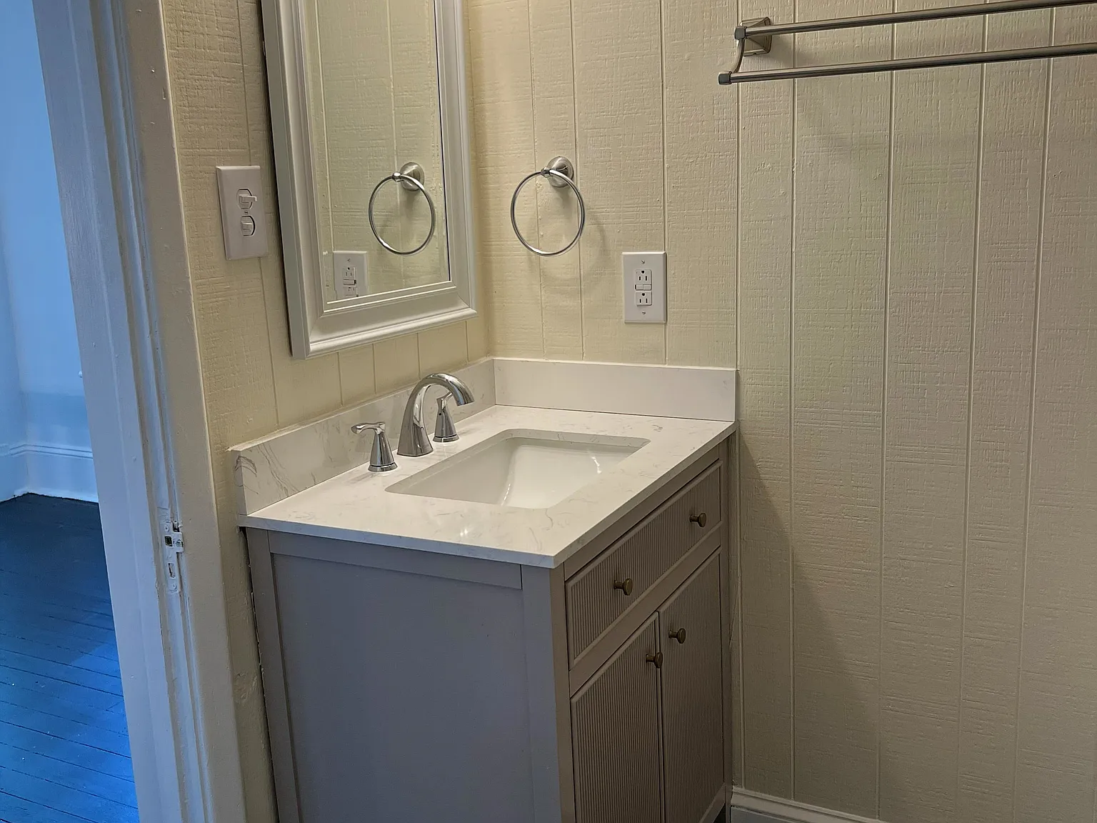 2 bed, 900 sqft, $1,400 — Photo 4