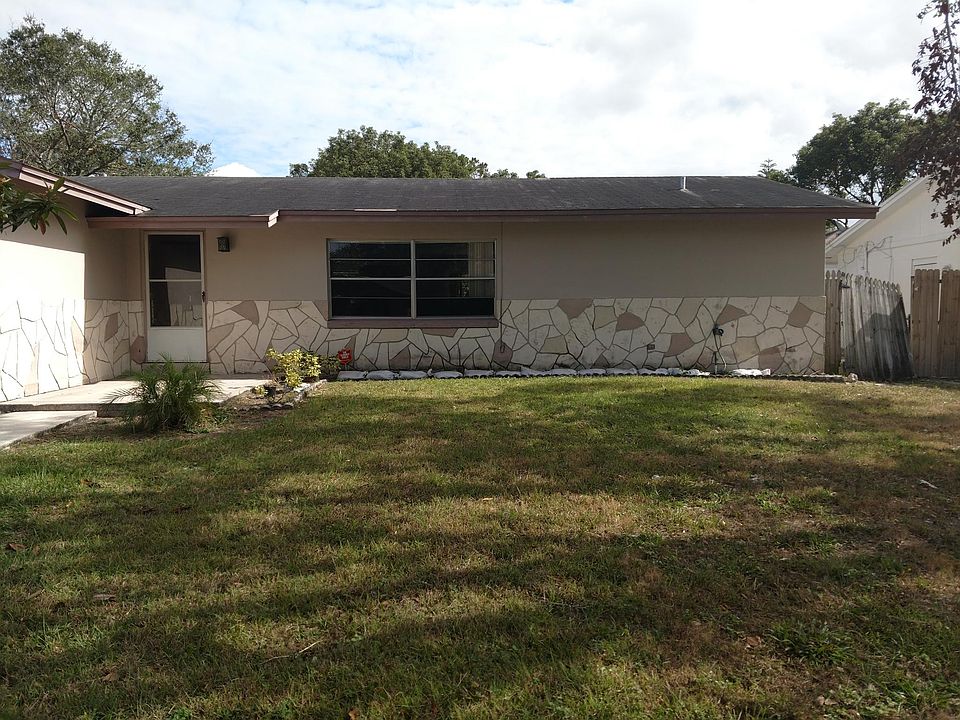2 bedroom/2 bath - split plan house