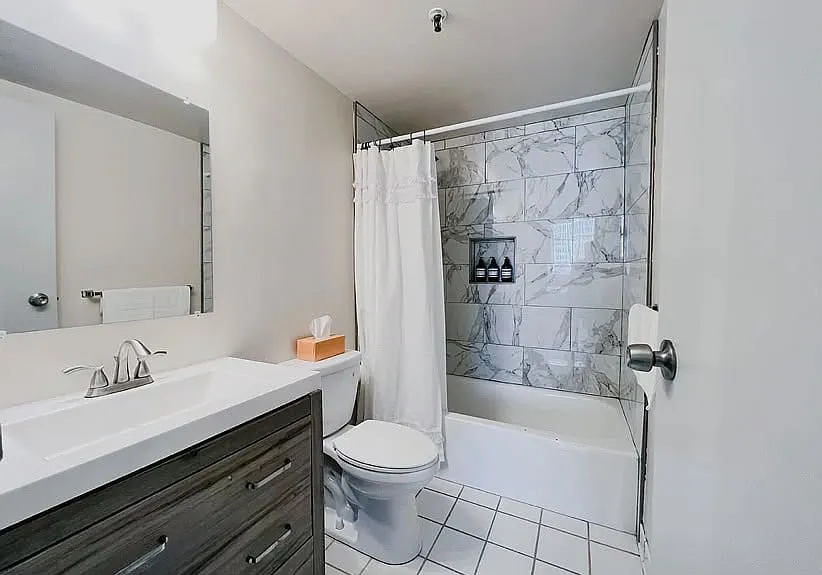 2 bed, $1,700 — Photo 3
