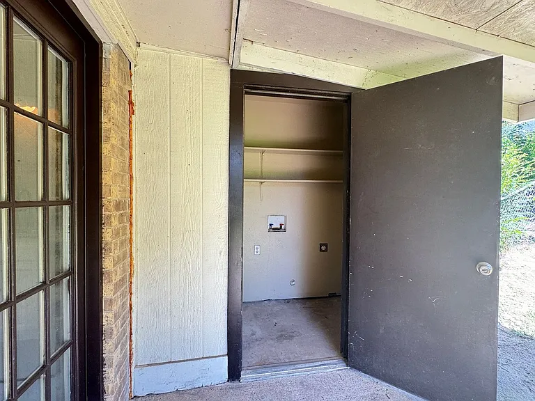 8414 Cambridge Rd #C06 — Photo 21