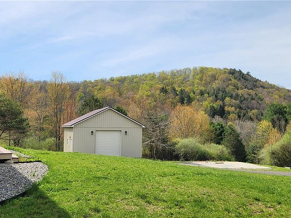 5th image of 185 Lawrence Rd