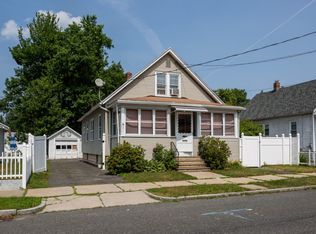 155 Eddy St, Springfield, MA 01104