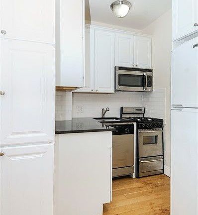 3rd image of 2109 Broadway APT 706