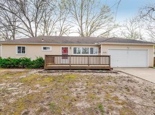 8000 Maple St, Prairie Village, KS 66208