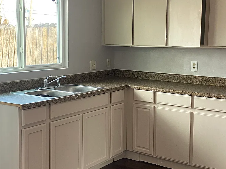 1324 Churing Dr — Photo 9