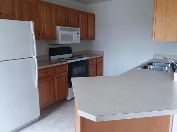 634 Academy Cir #104, Nevada, IA 50201