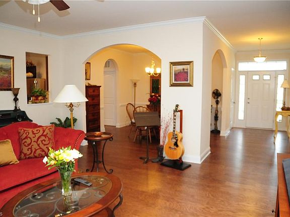 3rd image of 4003 Meadow Valley Dr