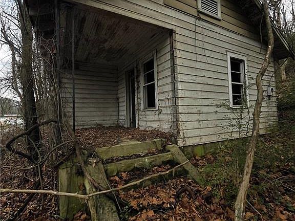 5th image of 174 Brookside St