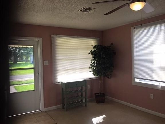 5th image of 7910 Trout St