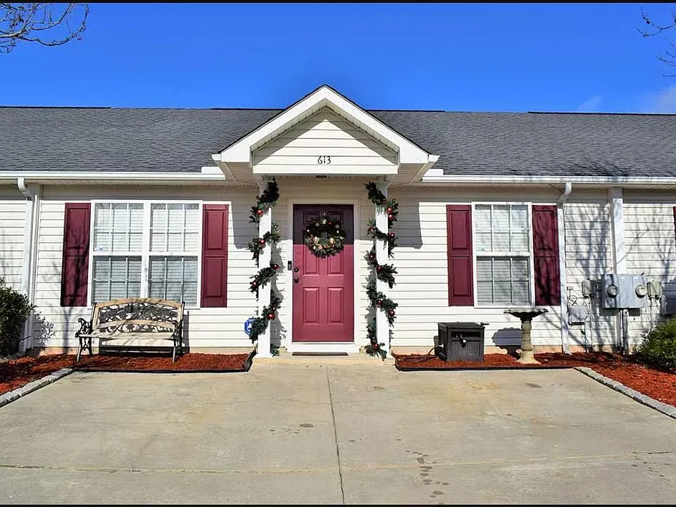 613 Belle Ct