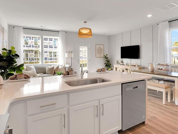 5th image of 234 Hermosa Dr