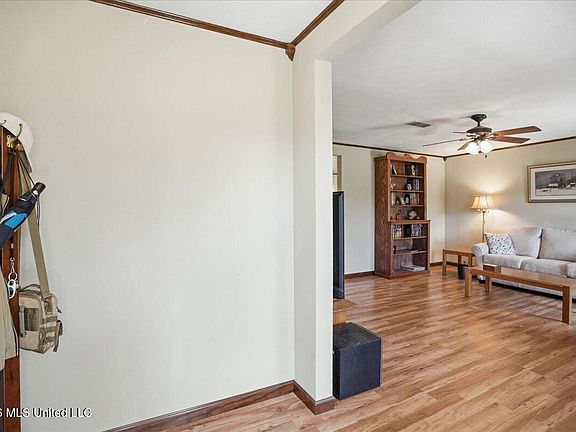 5th image of 217 Malone Rd