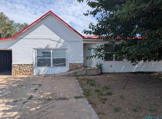 1633 E Amazon St, Portales, NM 88130