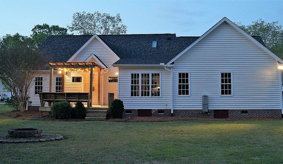 2nd image of 1038 Vicksburg Dr