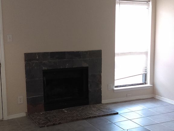 4th image of 239 Woodhill Dr