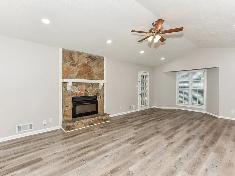 2145 Atkinson Ln — Photo 5