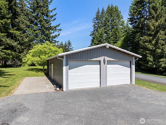 4th image of 167 Hilltop View Drive