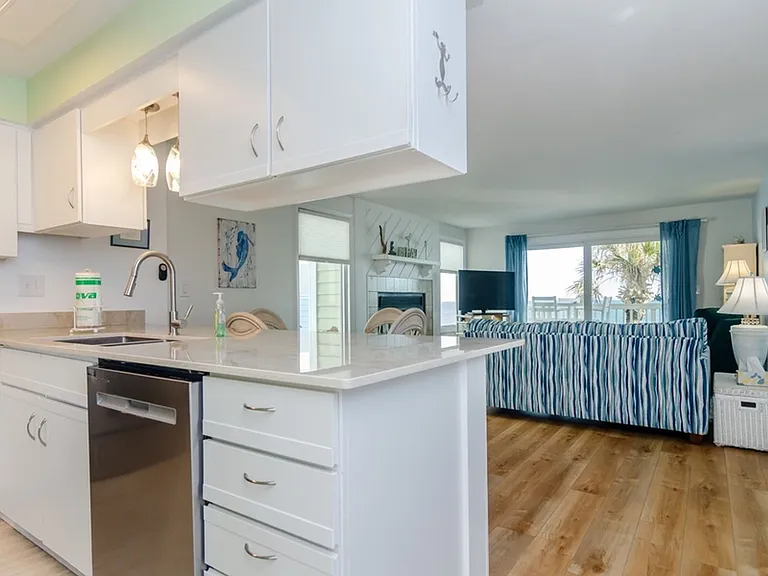 2102B Surfrider Ct — Photo 13