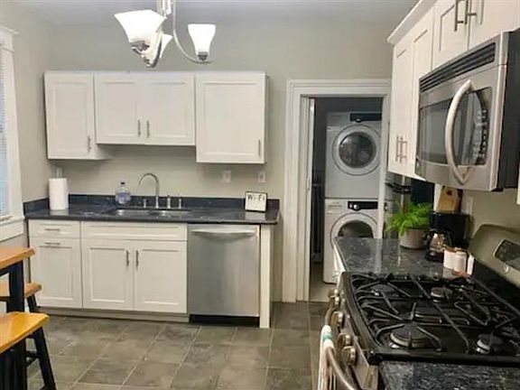 5th image of 940 Race St #B