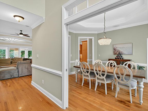 5th image of 2811 Lindenshire Dr